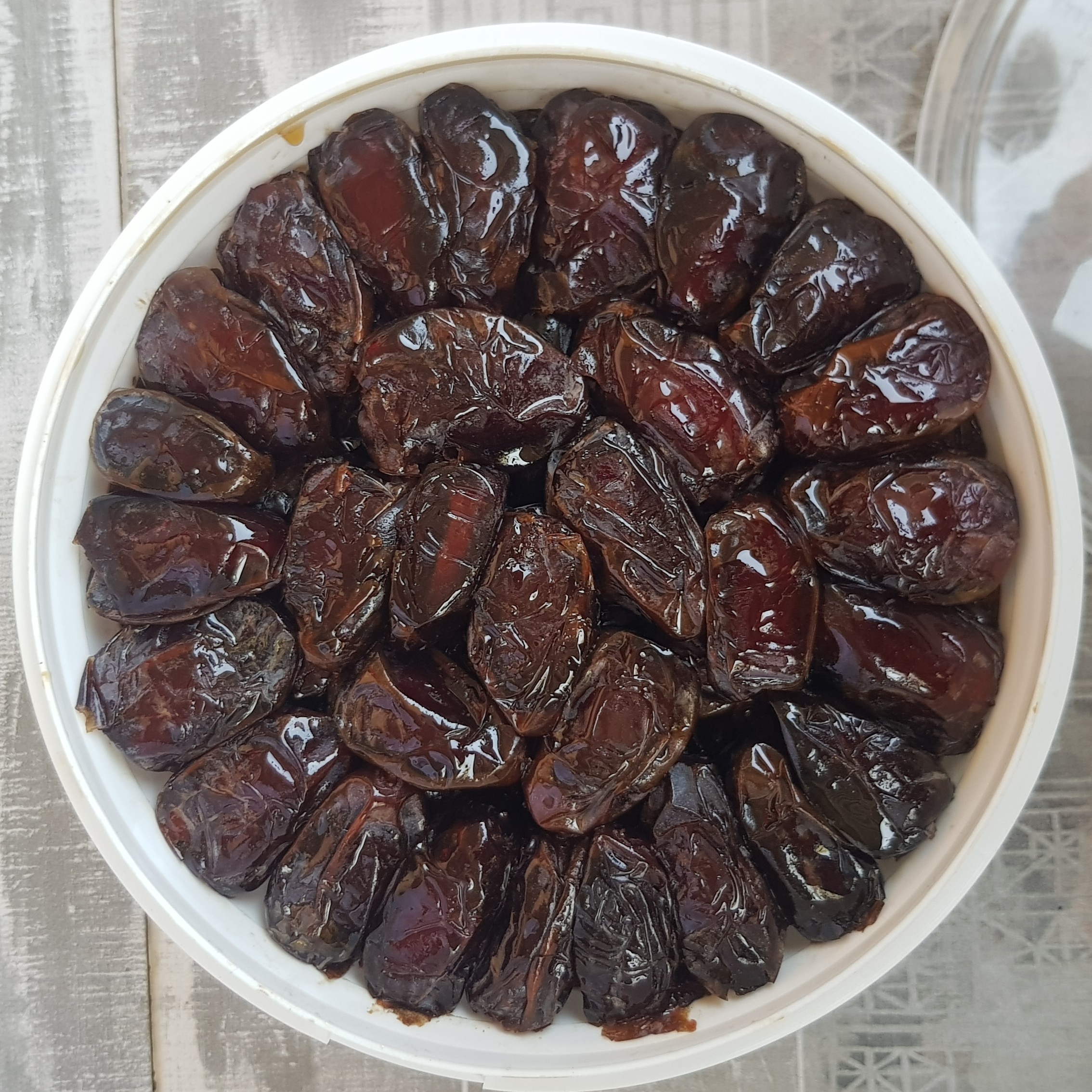 خرما کبکاب سوپر لوکس ماهور خرمای یکدست و فوق العاده درشت شسته شده (سطل سه کیلویی)