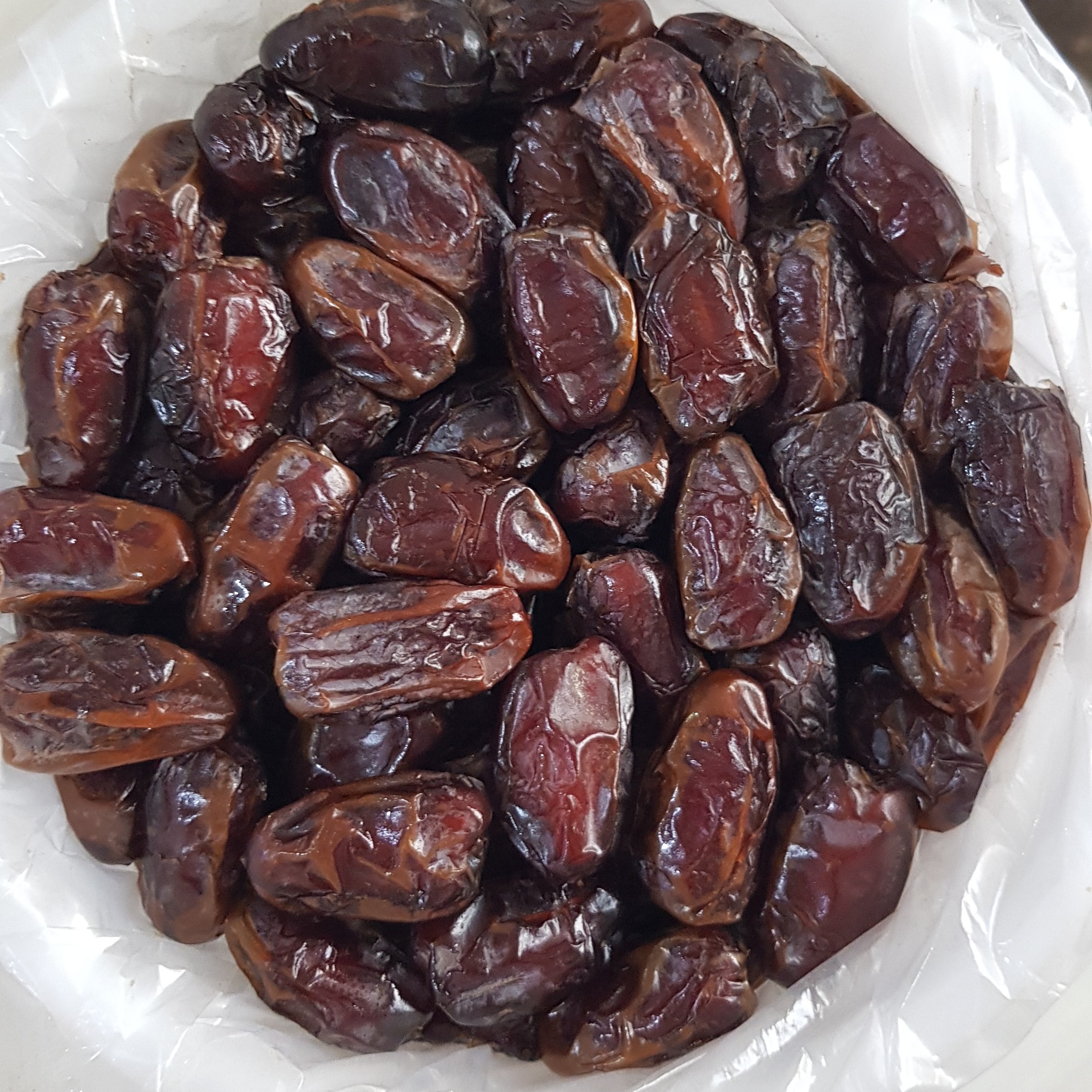 خرمای کبکاب بدون شیره درشت سطل سه کیلویی (سوپر لوکس)