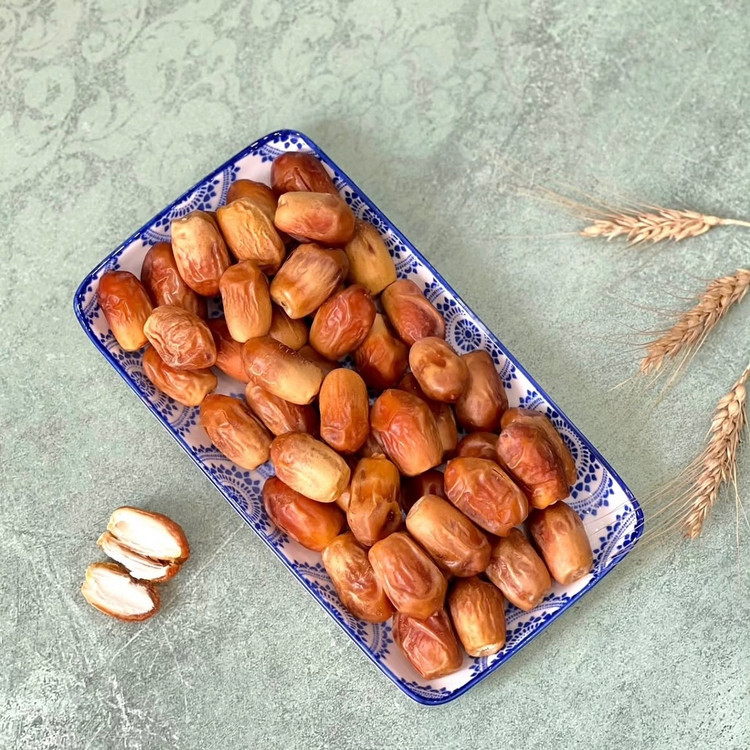 خرما زاهدی درجه یک وباکیفیت (یک کیلویی)