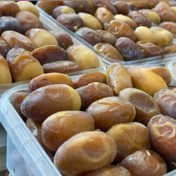 رطب عسلی کبکاب درشت و درجه یکونیم کیلویی